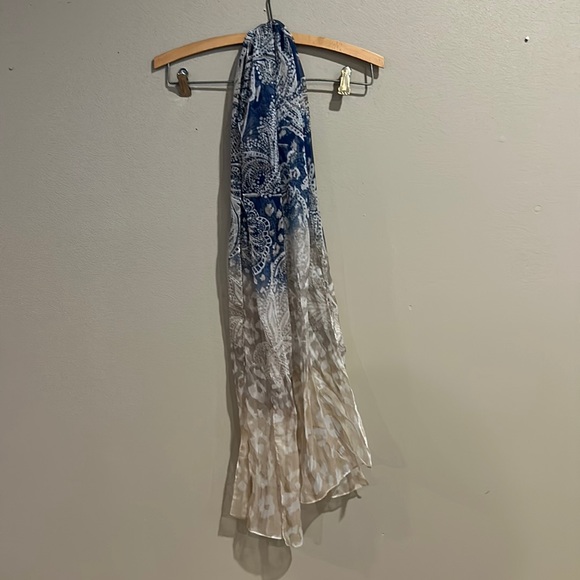 Women’s scarf - Picture 2 of 2